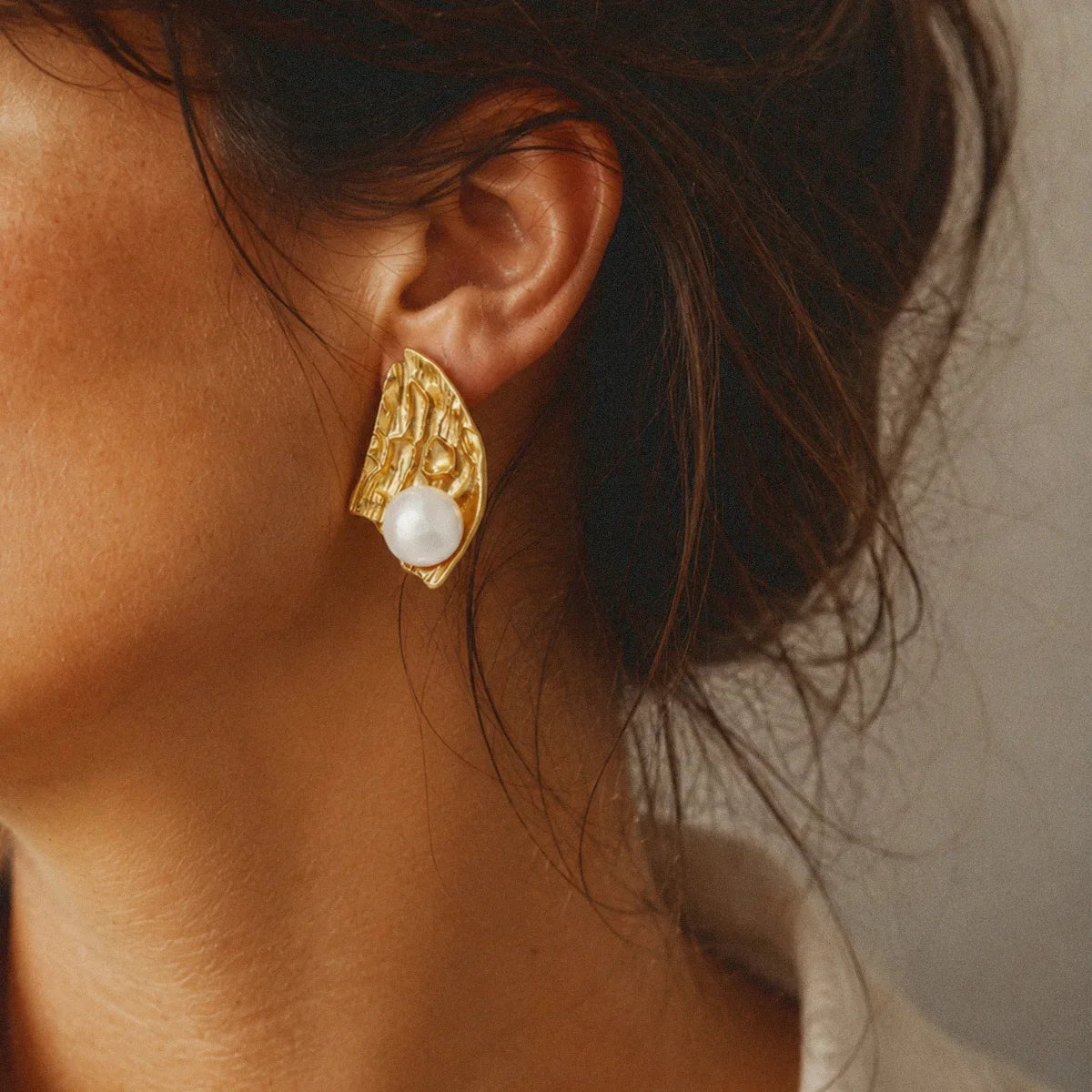 Laris Earrings